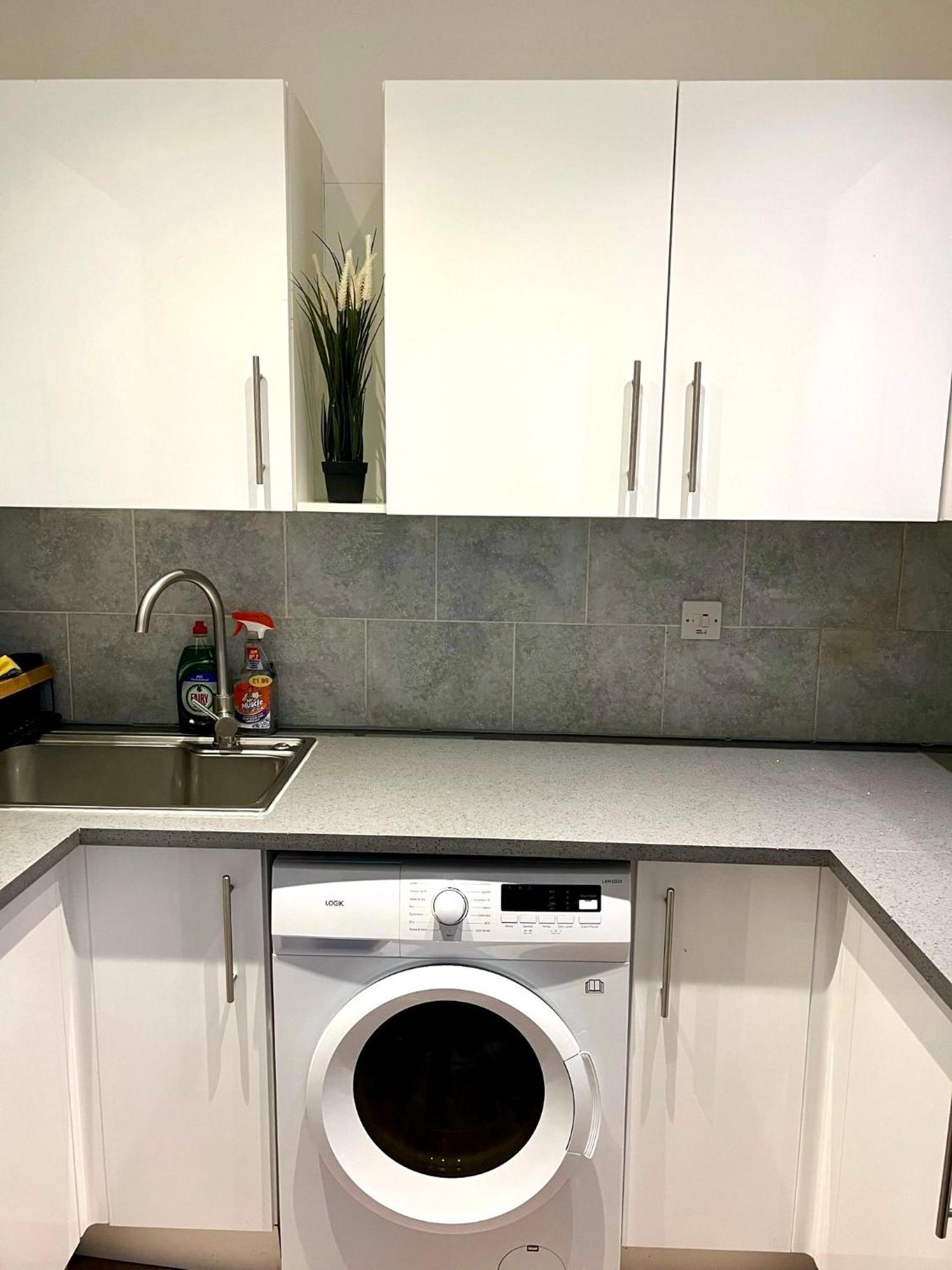 Spacious 3 Bedroom Flat In Kings Cross, St 159 런던 외부 사진