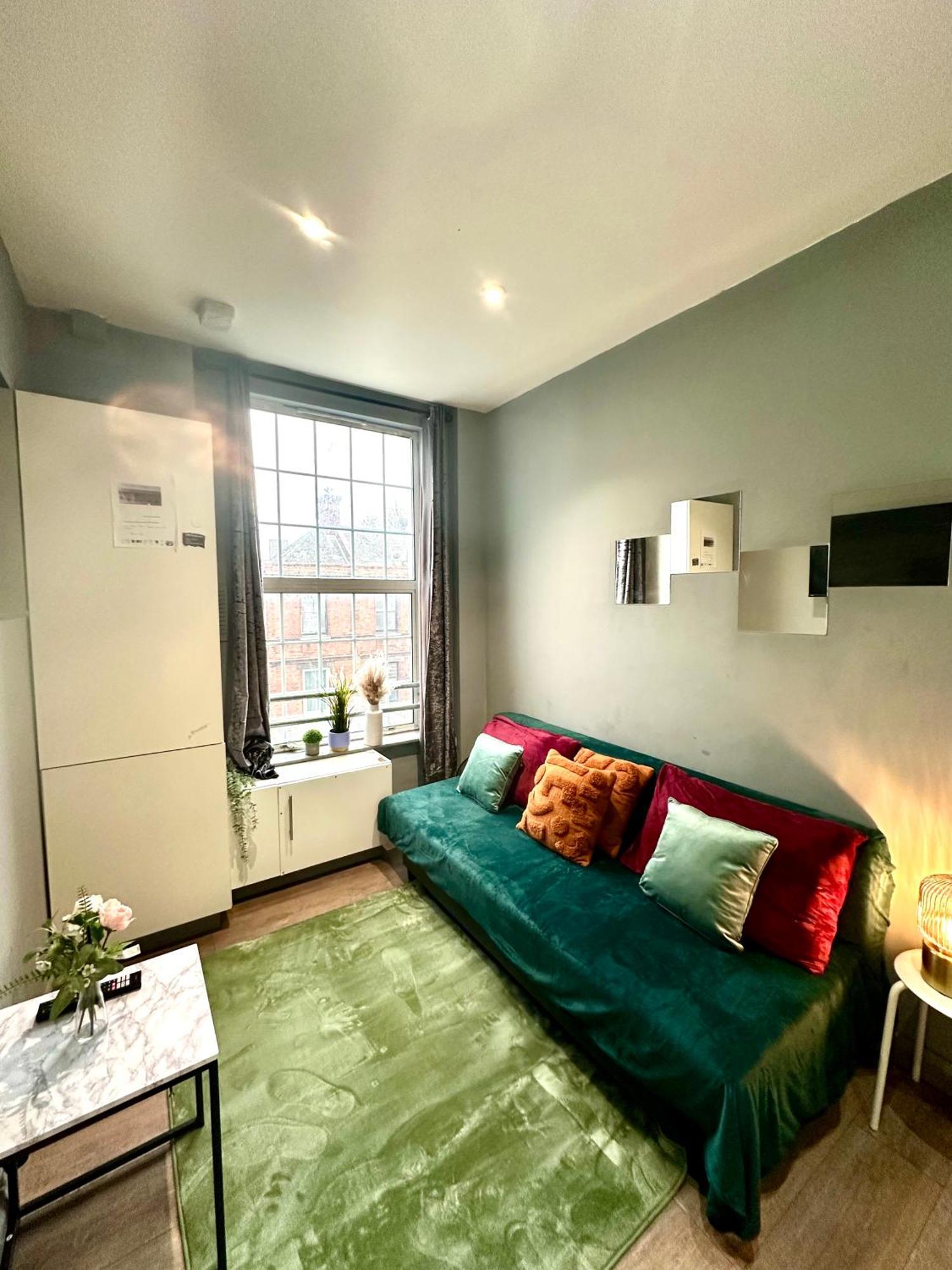 Spacious 3 Bedroom Flat In Kings Cross, St 159 런던 외부 사진